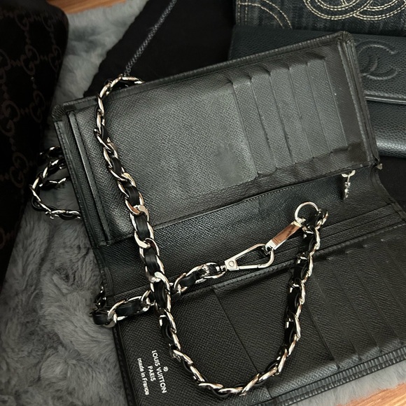 Chanel Wallets - Picture 6 of 8